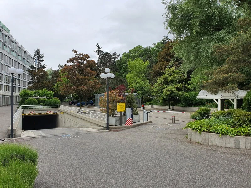 Parking space (Height + 2m - Outside)