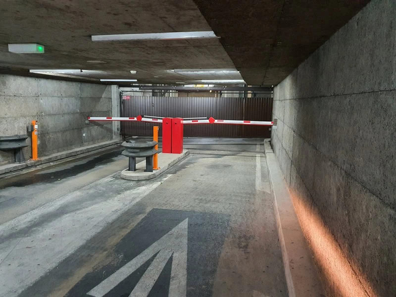 Parking space (Indoor)